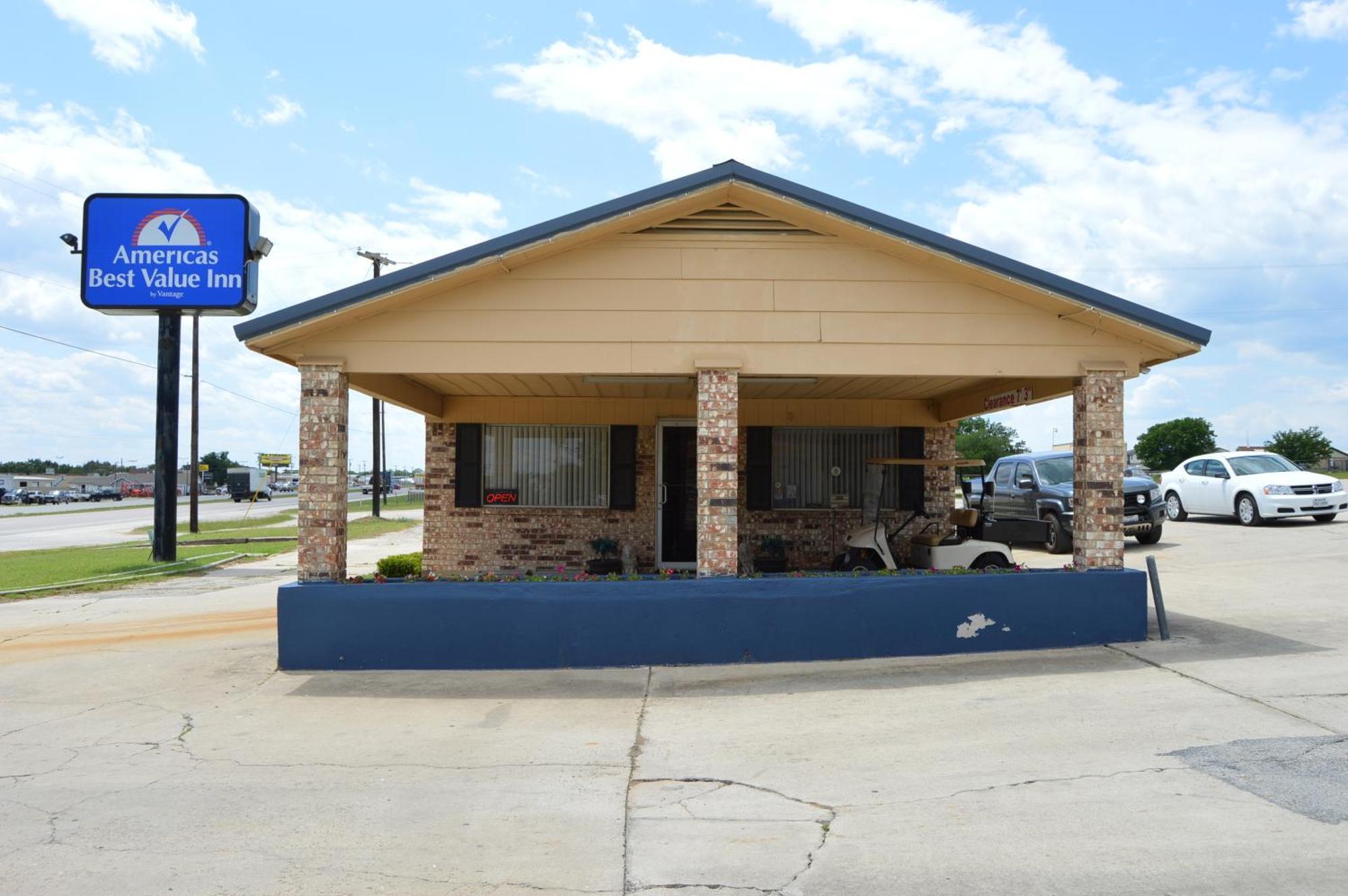 Americas Best Value Inn Gainesville Tx Zewnętrze zdjęcie